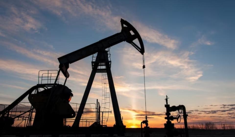Petróleo WTI cae por debajo de US$70 el barril y cerró en el nivel más bajo desde junio. Imagen: Cumbre del Petróleo, Gas y Energía