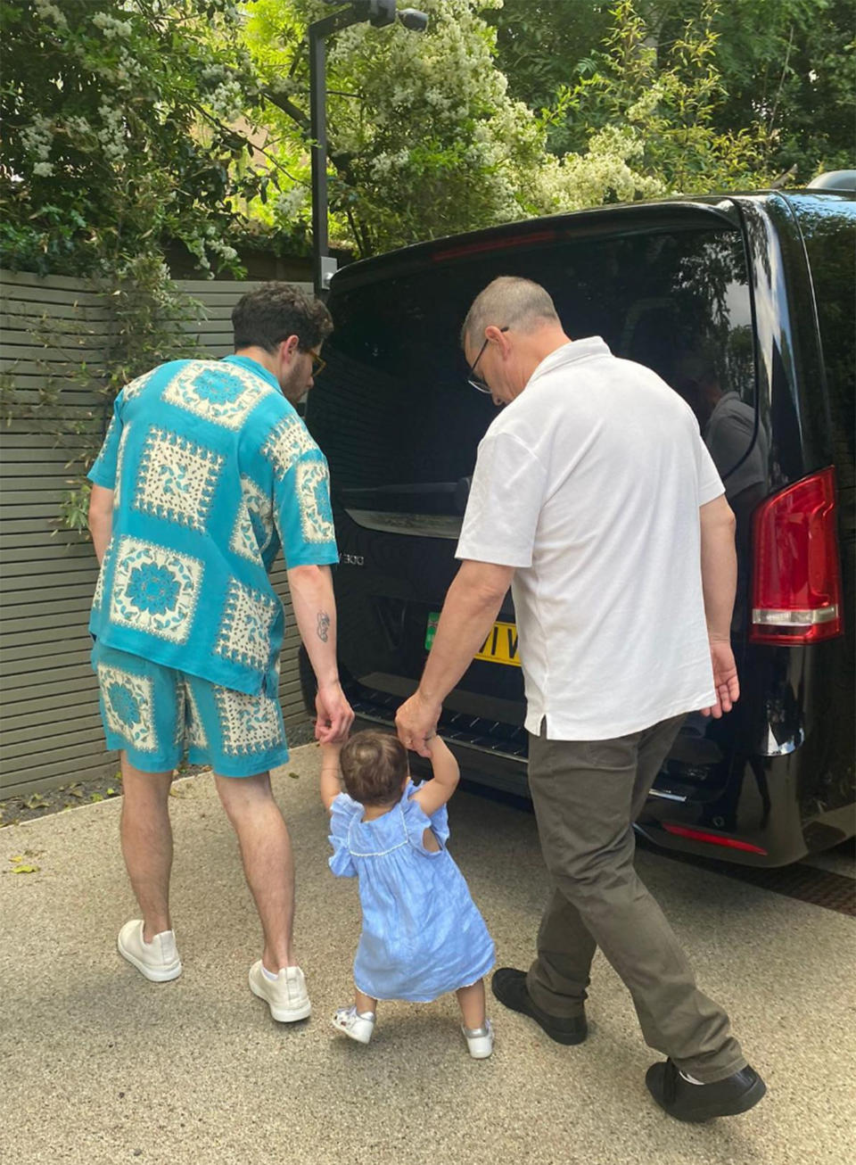 Nick Jonas, Malti and his father (@priyankachopra via Instagram)