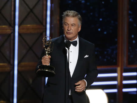 69th Primetime Emmy Awards – Show – Los Angeles, California, U.S., 17/09/2017 - Alec Baldwin accepts the award for Outstanding Supporting Actor in a Comedy Series for "Saturday Night Live." REUTERS/Mario Anzuoni