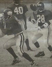 Mario Merriweather (28) was one of the stars of the 2000 Clarksville team that won its first nine games and finished 10-2.