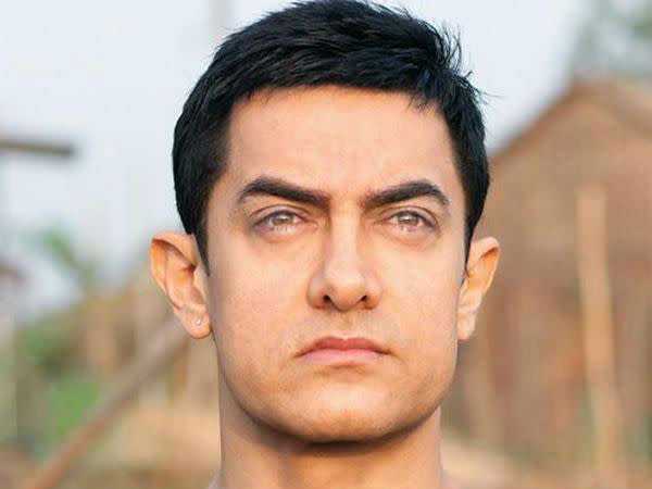 Aamir loves Biriyani : Aamir Khan loves gorging on a mean mutton Biriyani. However there are too many restrictions that he has imposed on himself when he is shooting for a film. But place a plate of piping hot Biriyani in front of him and he is unlikely to say no. 