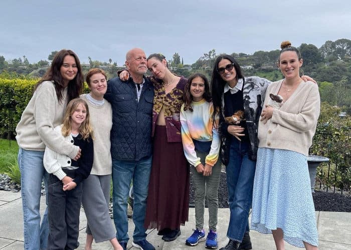 Bruce Willis con sus hijas, su mujer y Demi Moore 