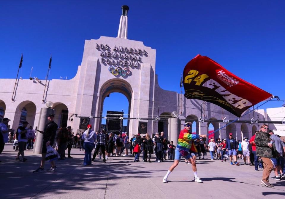 nascar exhibition race busch light clash at the coliseum