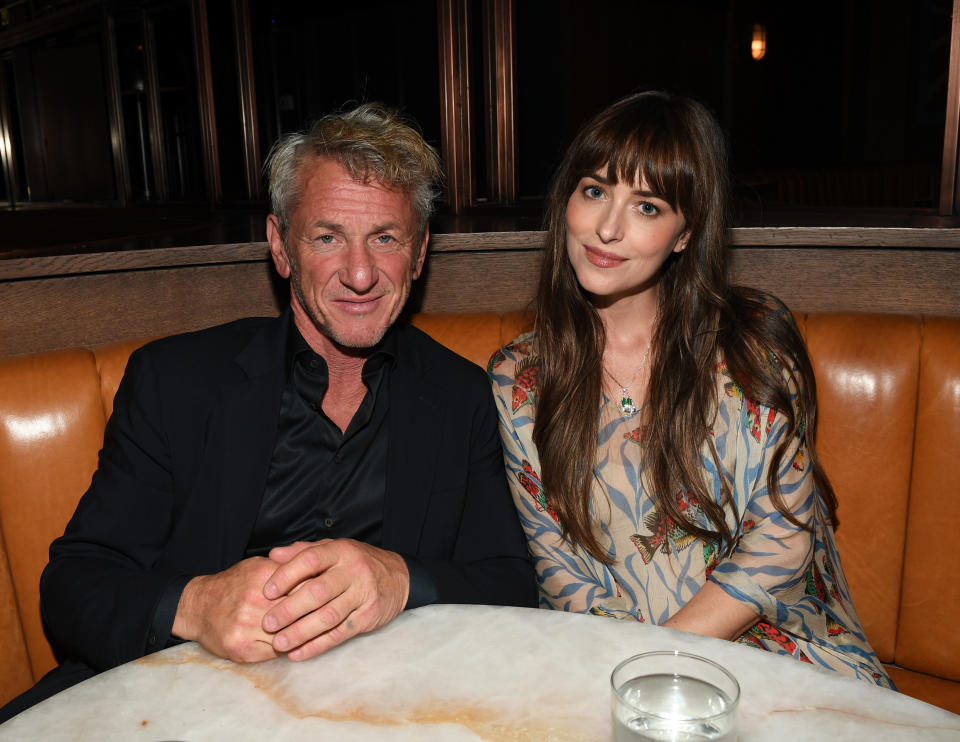 Sean Penn y Dakota Johnson protagonizan 'Daddio', una película que la actriz también produce. (Foto de Sonia Recchia/Getty Images for World Class Canada)