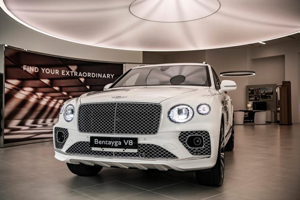 bentley-bentayga-1080