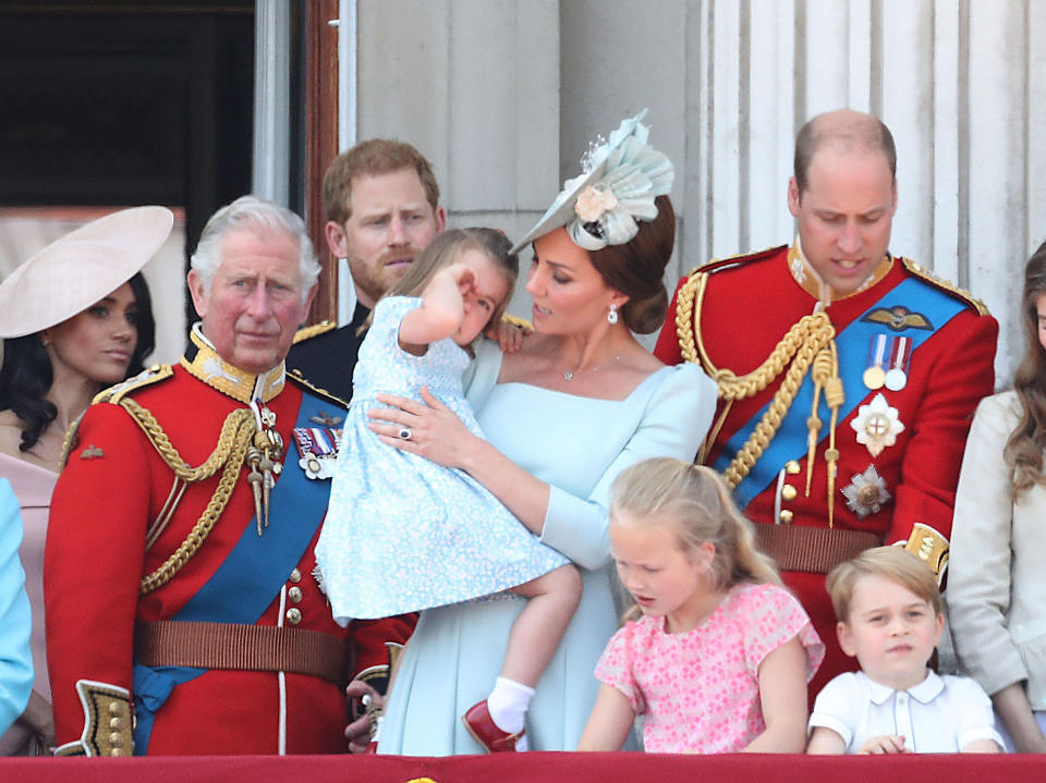 Die restlichen Royals lassen sich von Charlottes Fehltritt nicht irritieren. (Bild: Getty Images)