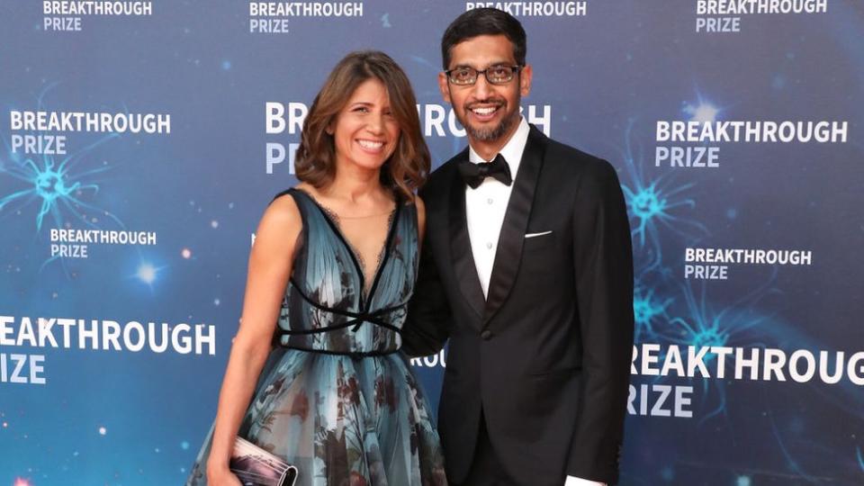 Sundar Pichai y la esposa