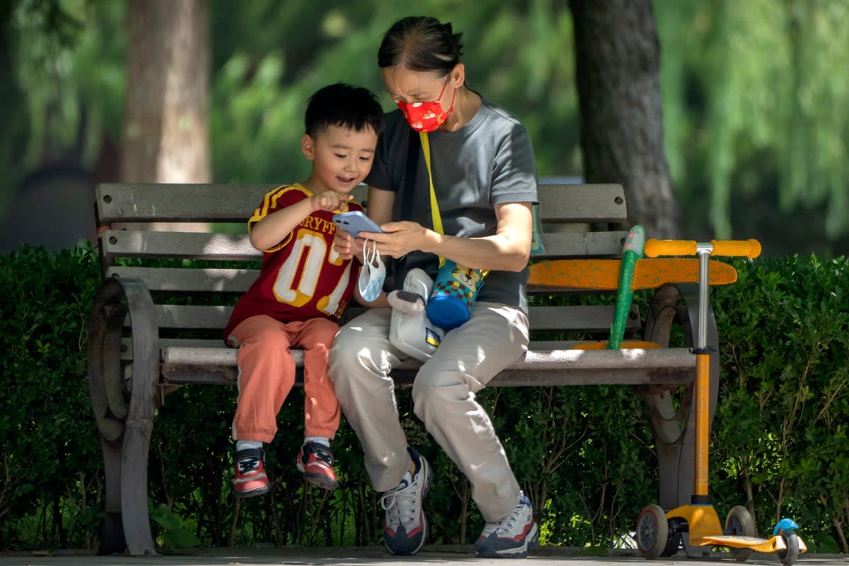 CHINA-NIÑOS-JUEGOS EN LÍNEA (AP)