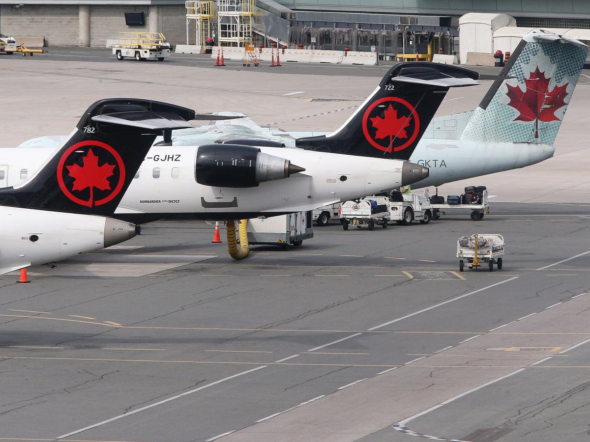 Air Canada Passengers Kicked Off Plane for Refusing Puke-Covered Seats