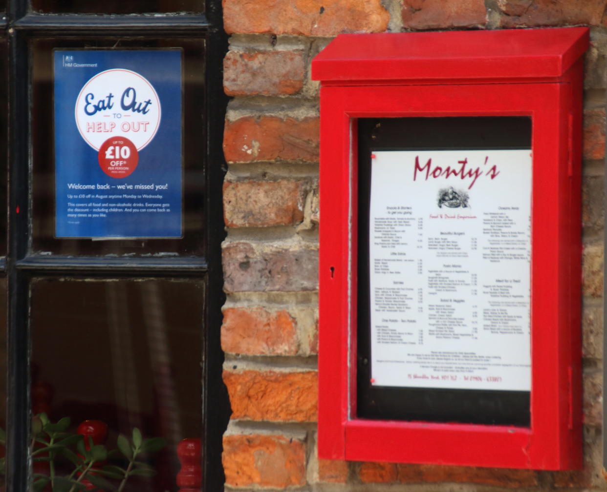  Advertisement sign seen outside a bar&restaurant for the Eat Out to Help Out scheme. UK Chancellor Rishi Sunak's �Eat Out To Help Out� scheme has been used over 10 million times in its first week. Diners receive a 50\% discount, up to �10 each, on food or non-alcoholic drinks every Monday, Tuesday and Wednesday during August. The scheme is to help boost the ailing hospitality industry which has been hard hit during the coronavirus pandemic. (Photo by Keith Mayhew / SOPA Images/Sipa USA) 