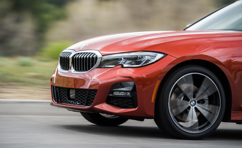 <p>As with other new 3-series model's we've driven, the 330i xDrive's steering and road feel are a substantial improvement over the previous model's, particularly so in the car's Sport drive mode. </p>