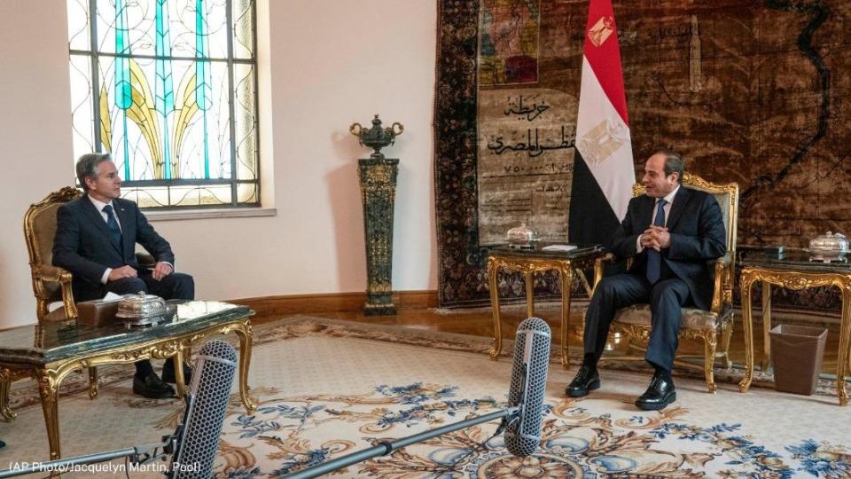 美國國務卿布林肯（Antony Blinken）15日與埃及總統塞西（Abdel Fattah al-Sisi）會晤。（圖／翻攝自 推特@SecBlinken）