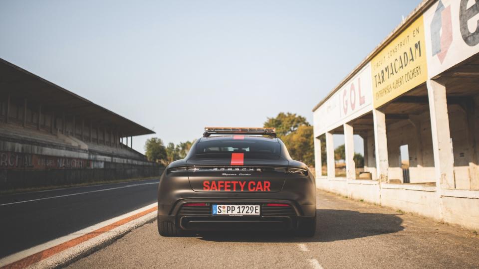 Taycan Turbo safety car