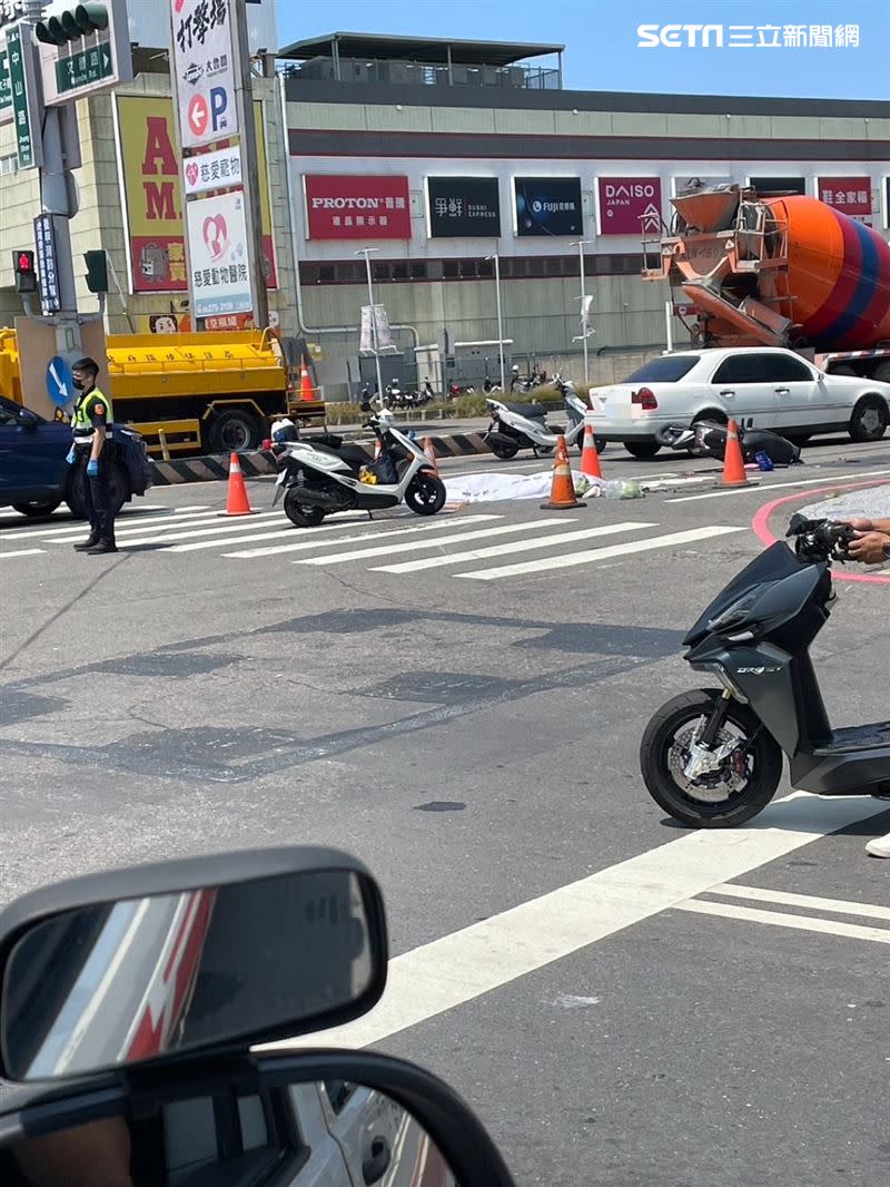 台南一天連續發生兩起水泥車撞死機車騎士的車禍。