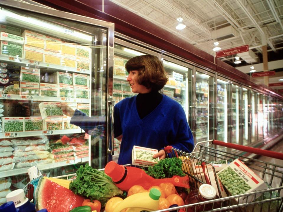 frozen food vegetables grocery shopping