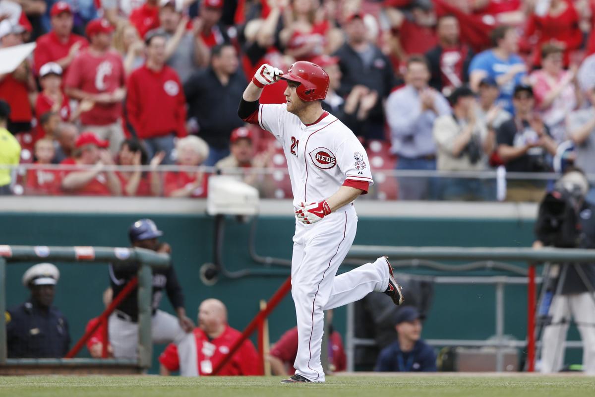 Cincinnati Reds' Todd Frazier hits home run and loses bat against