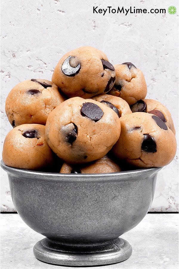 6-Ingredient Cookie Dough Protein Bites