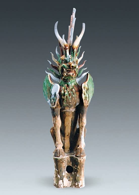 This tomb guardian with a flame-shaped mane was also found in the ancient tomb of Yan Shiwei and his wife Lady Pei.