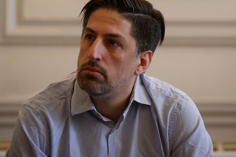 En una entrevista exclusiva, el ministro de Educación de la Nación, Nicolás Trotta, remarcó la importancia de la presencialidad como eje regulador del dictado de clases, separándose de la postura adoptada en 2020