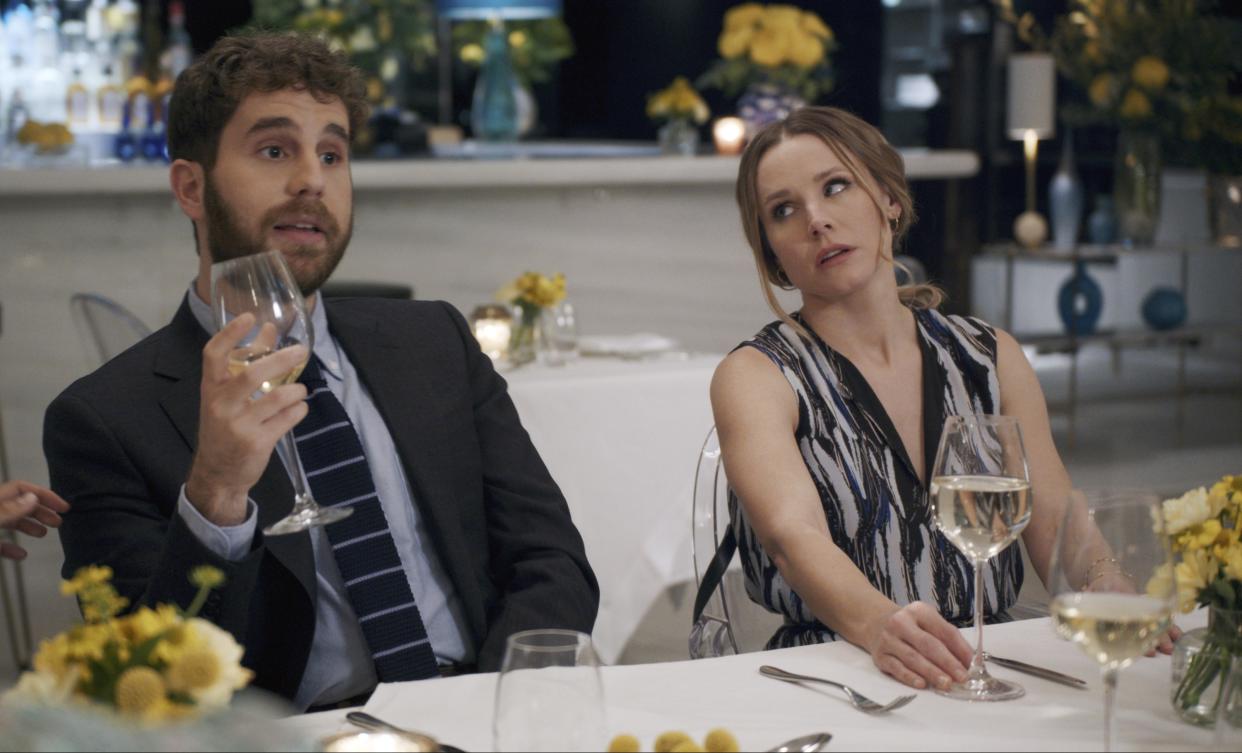 THE PEOPLE WE HATE AT THE WEDDING, from left: Ben Platt, Kristen Bell, 2022. © Amazon Prime Video /Courtesy Everett Collection
