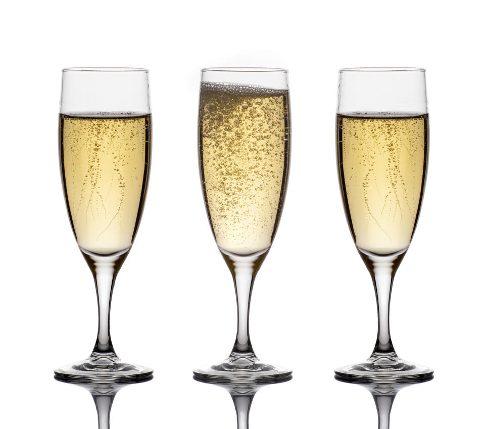 Das Verbrauchermagazin Öko-Test hat alkoholfreien Sekt getestet. (Symbolbild: Getty Images)