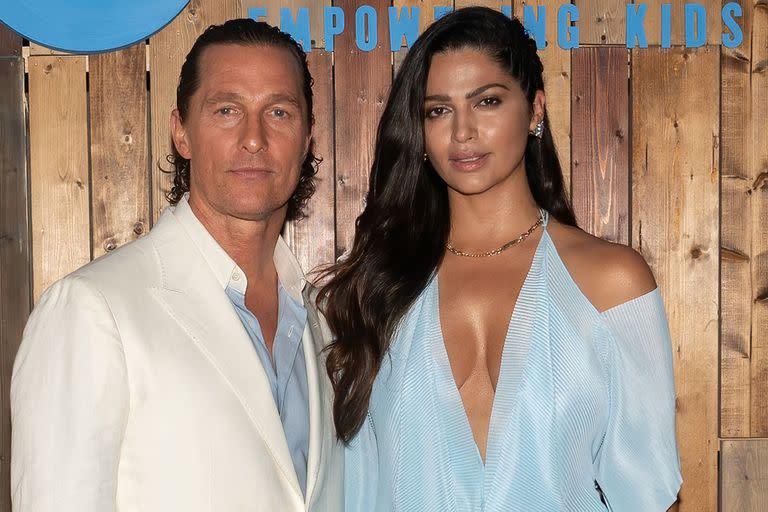 Matthew McConaughey explicó los dichos de su esposa, Camila Alves