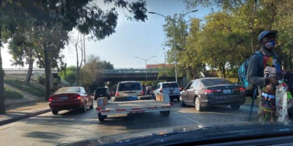 Viajeros fronterizos Tijuana-San Diego hacen casi 4 horas de línea 