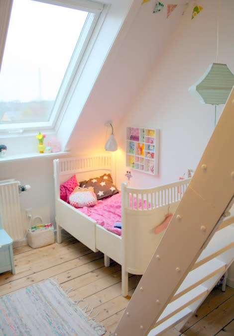 Isn't' this room about the sweetest? And that ladder is divine!