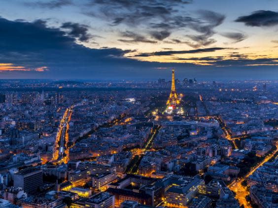 Paris by night (Getty)