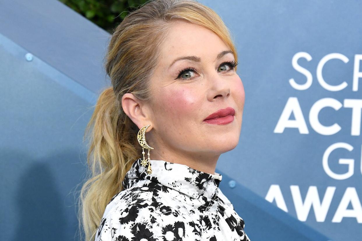 LOS ANGELES, CALIFORNIA - JANUARY 19: Christina Applegate attends the 26th Annual Screen Actors Guild Awards at The Shrine Auditorium on January 19, 2020 in Los Angeles, California. (Photo by Jon Kopaloff/Getty Images)