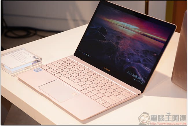 Asus ZenBook 3 掀起撞色風潮，再現筆電「美・力境界」