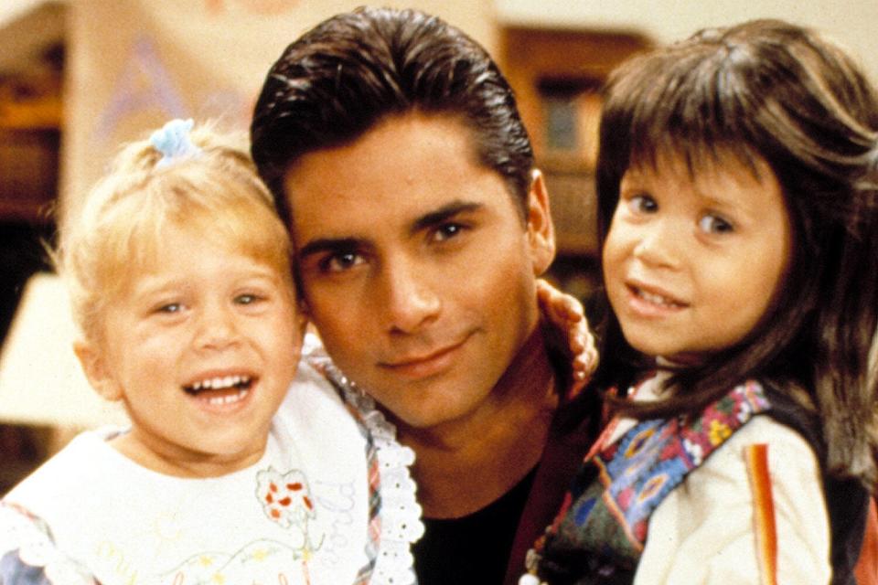 FULL HOUSE, John Stamos, Olsen Twins (Mary Kate & Ashley)