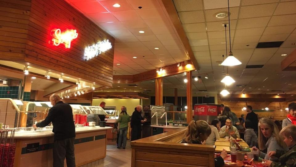 The salad, soup, and bakery buffet chain called Sweet Tomatoes in 15 states and Souplantation in Southern California closed all 97 locations in 2020. One restaurant will reopen in Arizona.