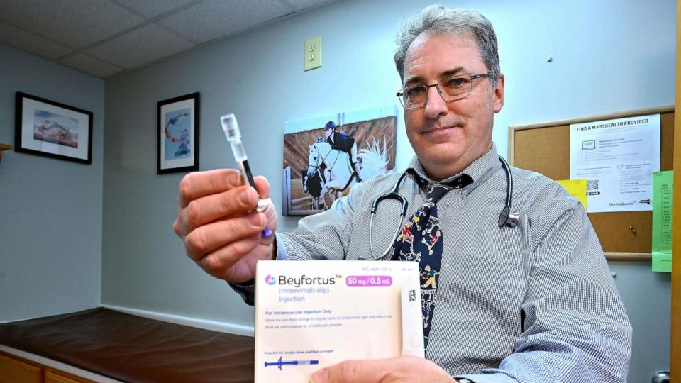 PHOTO: In this Oct. 27, 2023, file photo, a pediatrician holds up the last dose he has of a new drug to prevent RSV in infants. (Allan Jung/Telegram & Gazette via USA Today Network, FILE)