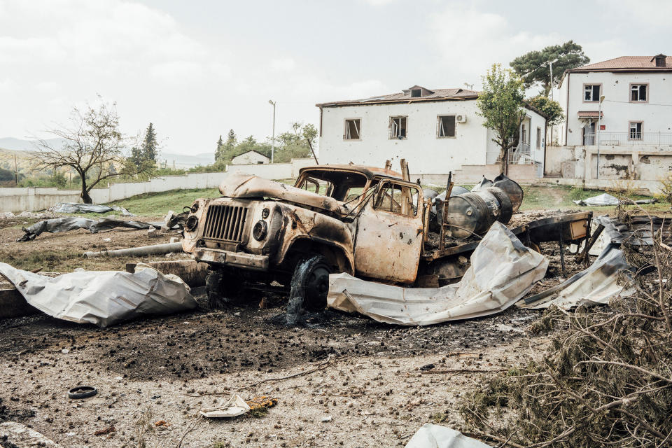 A vehicle destroyed by shelling in the town of Martakert.<span class="copyright">Emanuele Satolli</span>