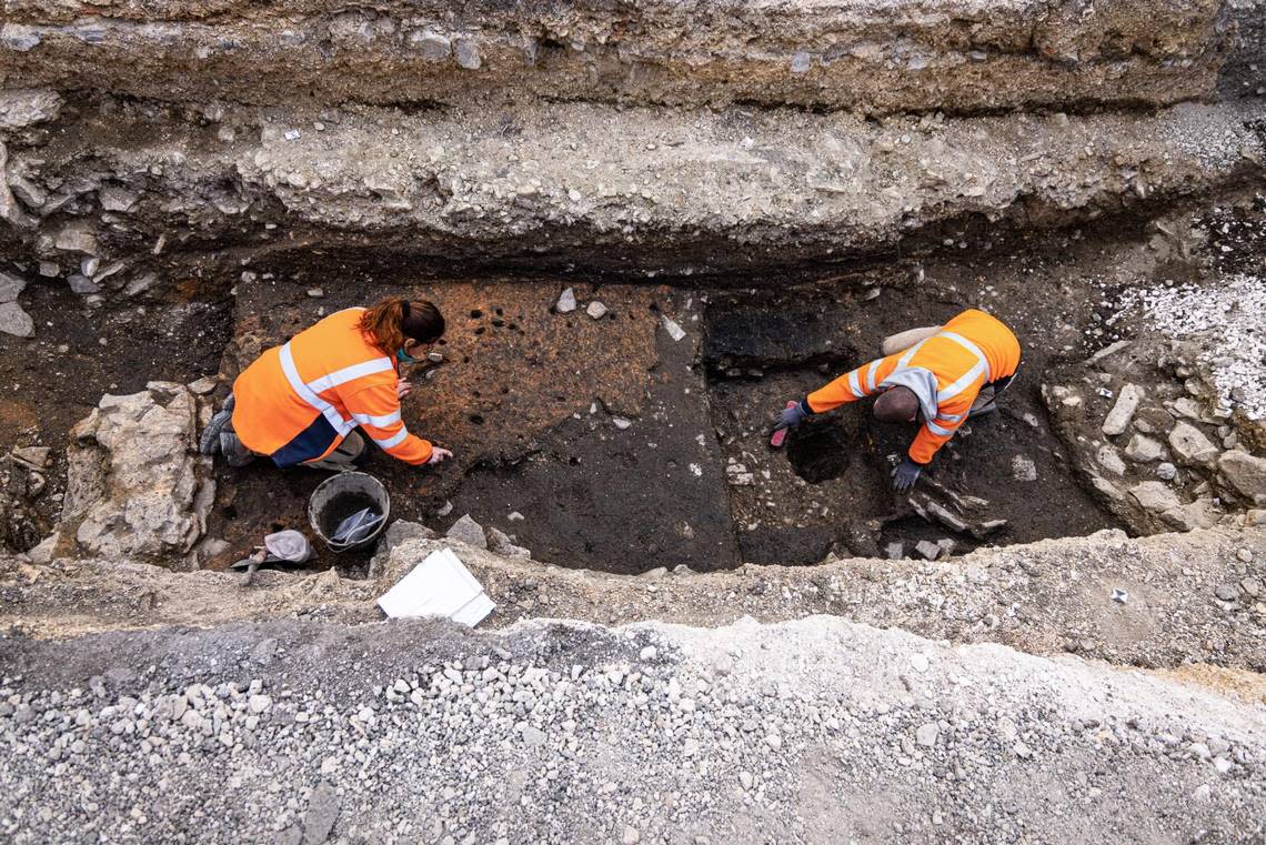 Different materials found in the plots suggest they may have been used by various artisans for their work.