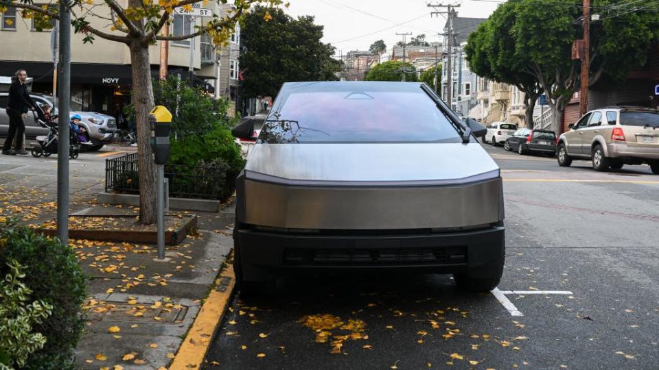 tesla cybertruck