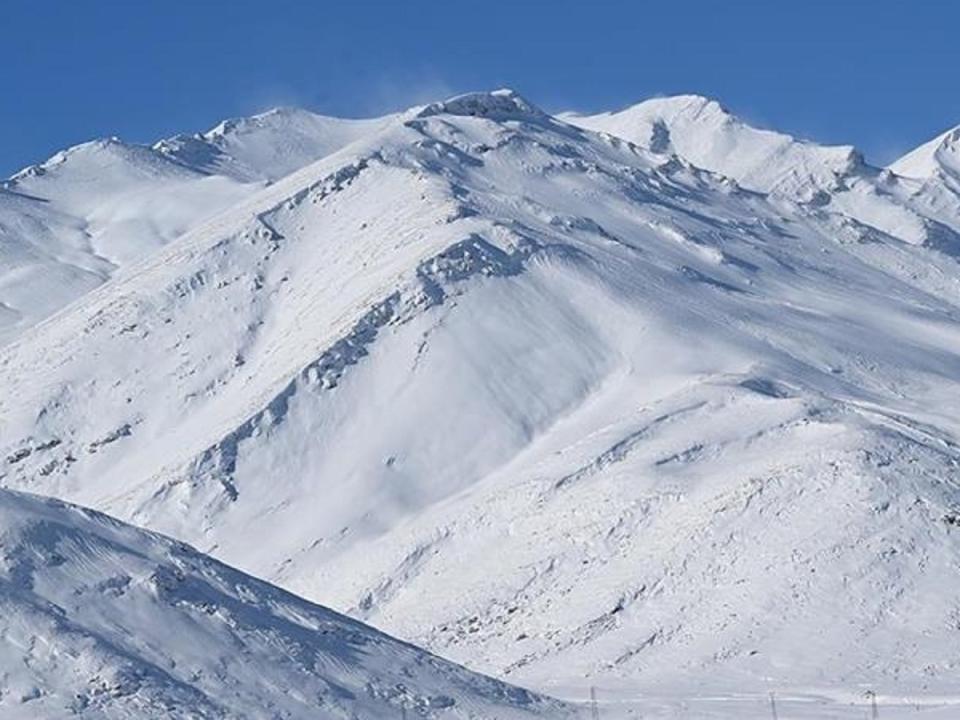 奧地利和瑞士周末發生多起雪崩，造成十人死亡。