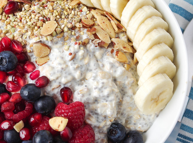 Vanilla Overnight Oats Breakfast Bowl