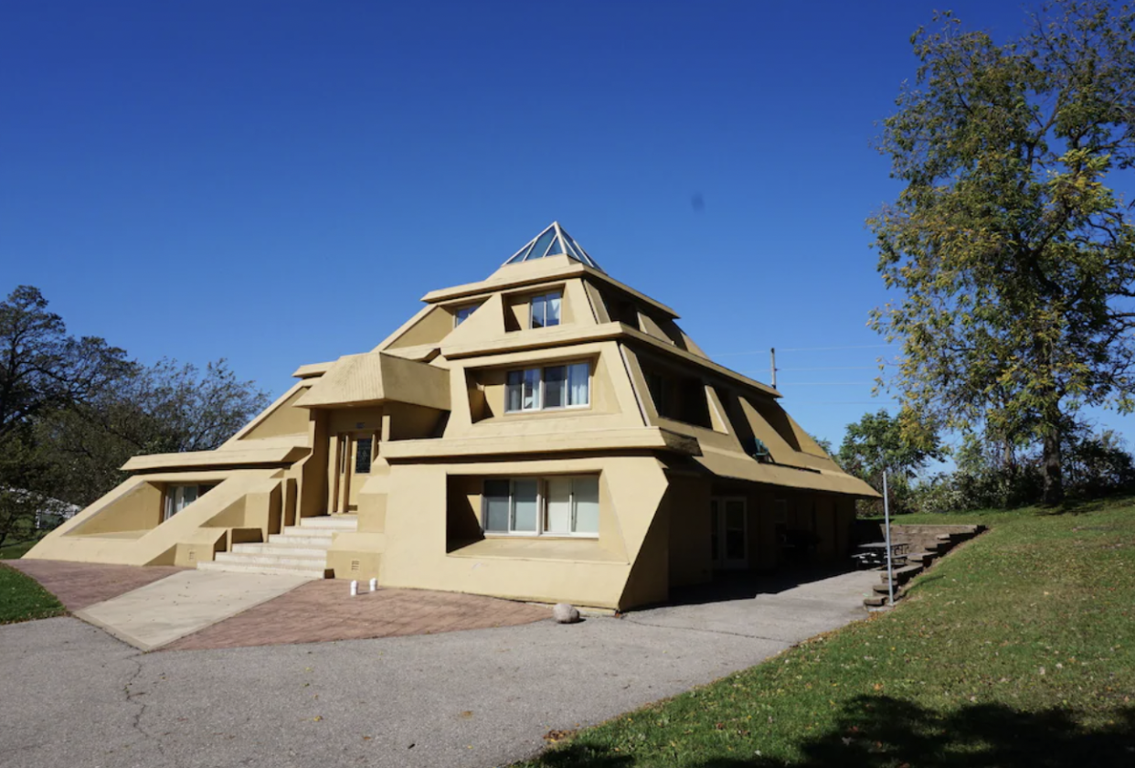 Iowa | Pyramid House