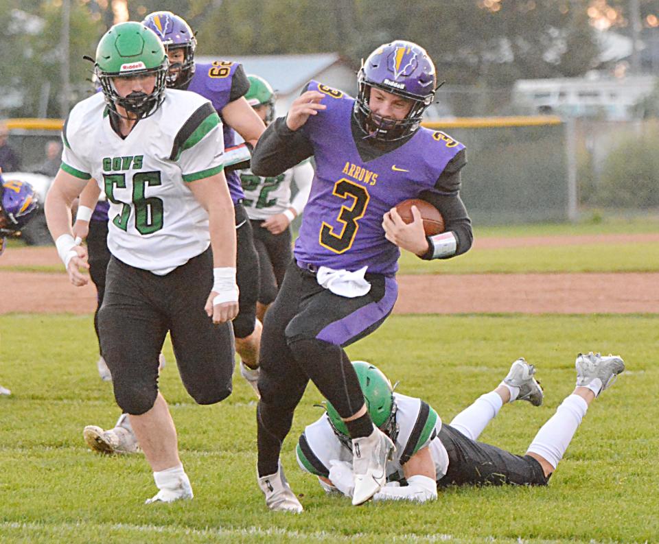 Watertown's Alex Kahre (3) breaks into the open for a 38-yard run as Pierre's Josh Rydberg pursues during their Eastern South Dakota Conference football game on Friday, Sept. 23, 2022 at Watertown Stadium. Pierre won 47-13.