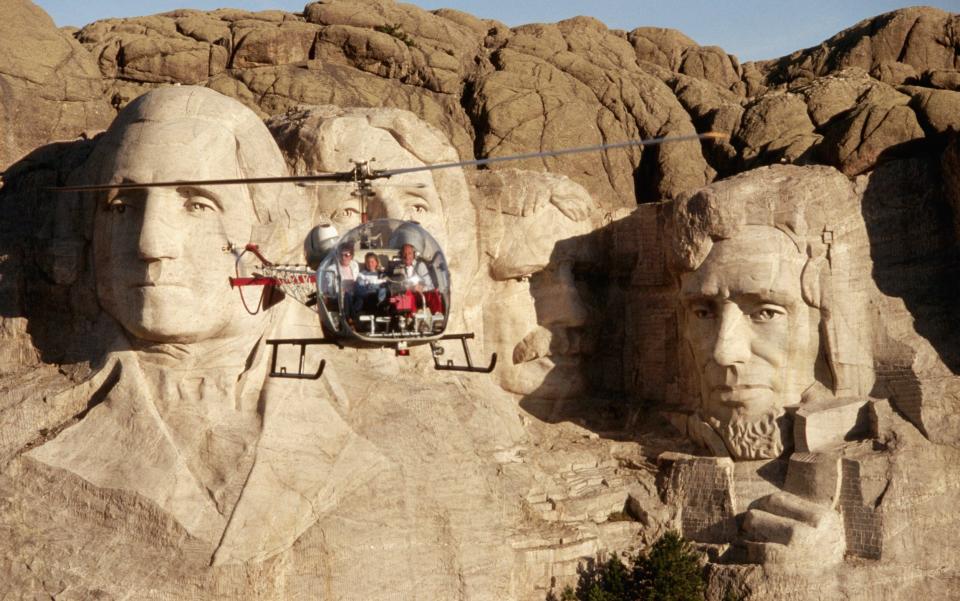 Tourist helicopter for Mount Rushmore