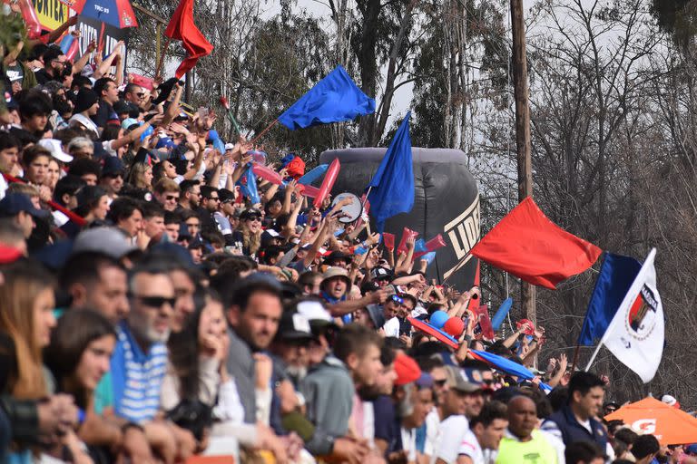 Una multitud acompañó la consagración de Teqüe Rugby Club en Mendoza.