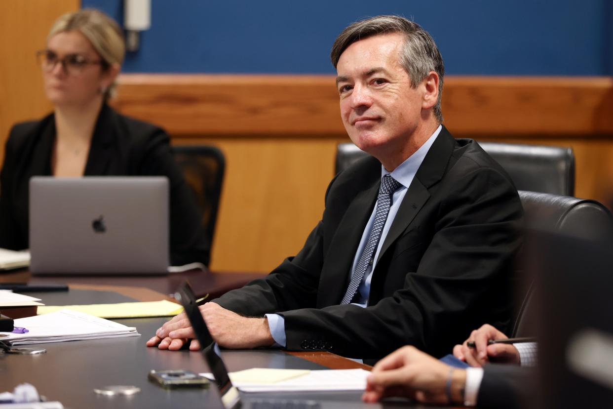 Lawyer Kenneth Chesebro, appears before Judge Scott MacAfee during a motions hearing in the election subversion case on 10 October 2023 (AP)