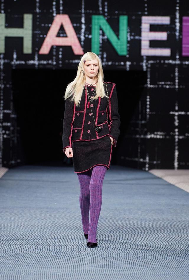 Bright Tights and Tweed Take Over Chanel's FW22 Ready-to-Wear