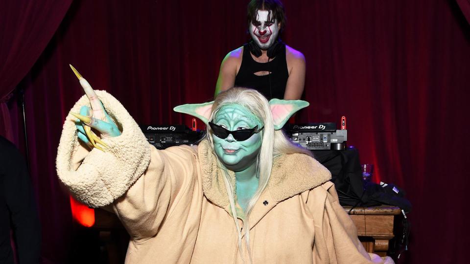 Lizzo's Baby Yoda Costume