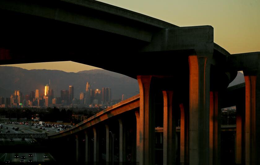 Los Angeles, CA - Smog hangs in the air as the sun sets after a hot day in the Los Angeles Basin on Wednesday, Oct. 4, 2023. (Luis Sinco / Los Angeles Times)