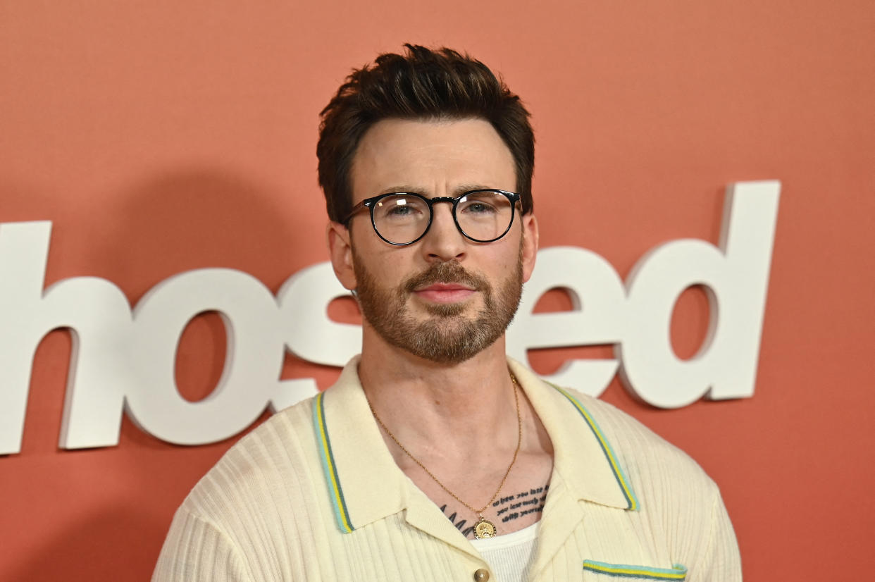 El actor estadounidense Chris Evans llega al estreno de 