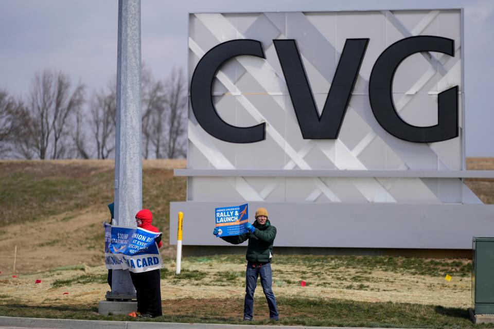 Unionization supporters gather near the Amazon Air - KCVG Sort Hub in Hebron, Ky., on Saturday, March 18, 2023.