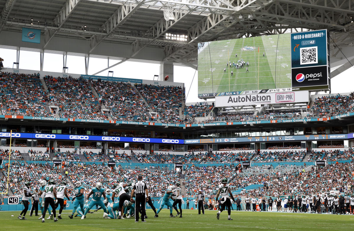 Rookie Jason Sanders's field goal rallies Dolphins past Bears in OT - The  Boston Globe